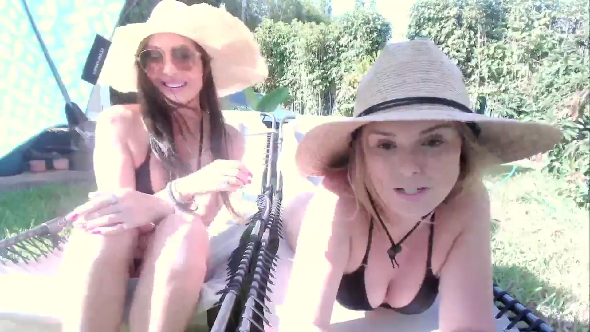 Gallery image thumbnail from Make_It_Reina's myfreecams stream on, 05/23/2024, 03:01 image 18 of 20