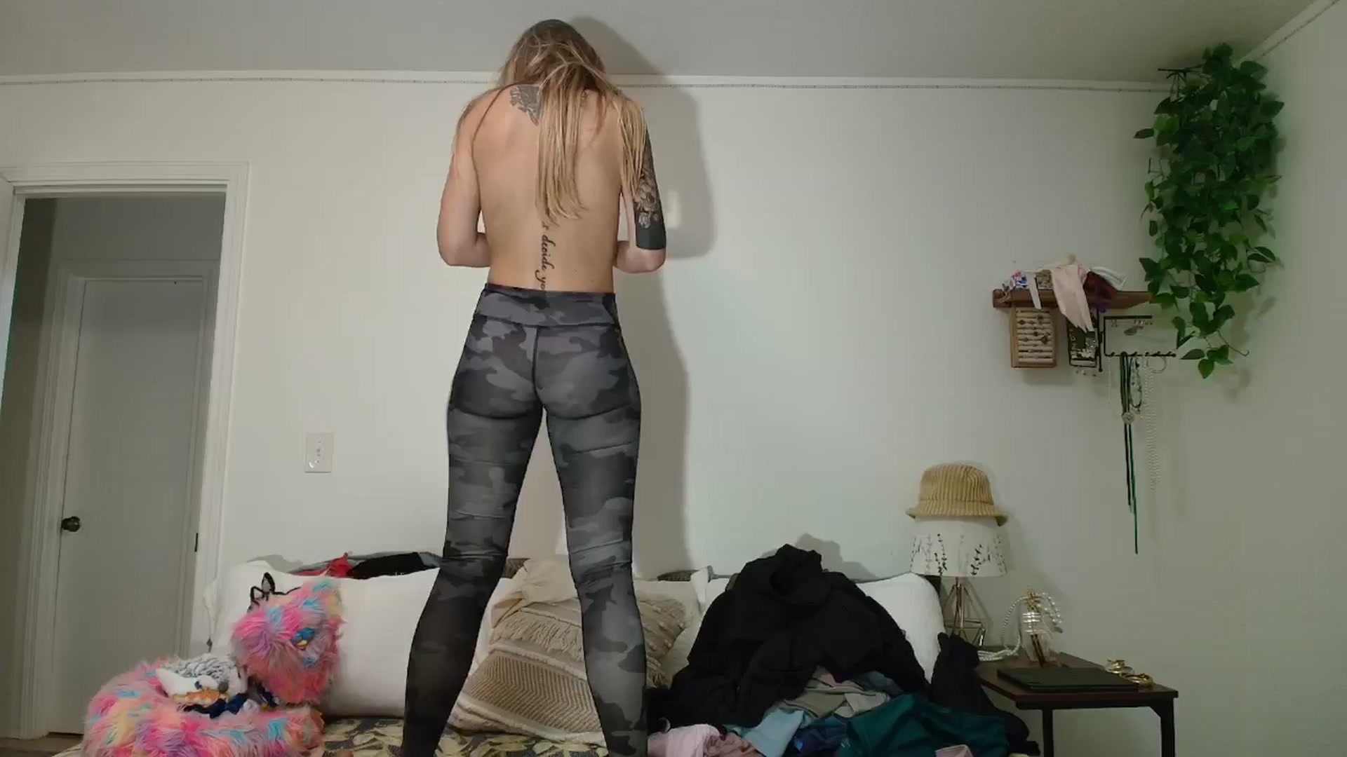 Gallery image thumbnail from Make_It_Reina's myfreecams stream on, 04/10/2025, 06:03 image 20 of 20