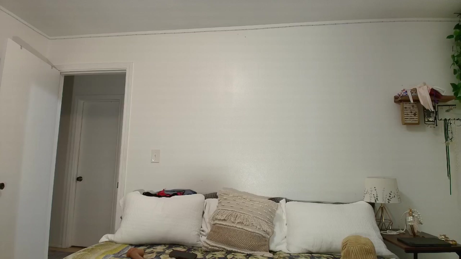Gallery image thumbnail from Make_It_Reina's myfreecams stream on, 04/10/2025, 06:03 image 4 of 20