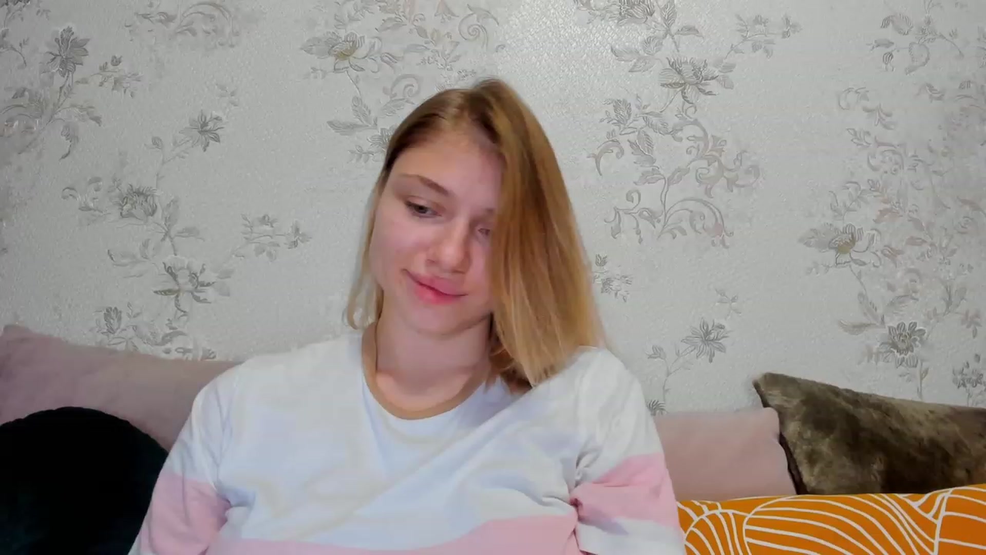 Gallery image thumbnail from Make_my_Luck's myfreecams stream on, 11/21/2022, 19:58 image 15 of 20