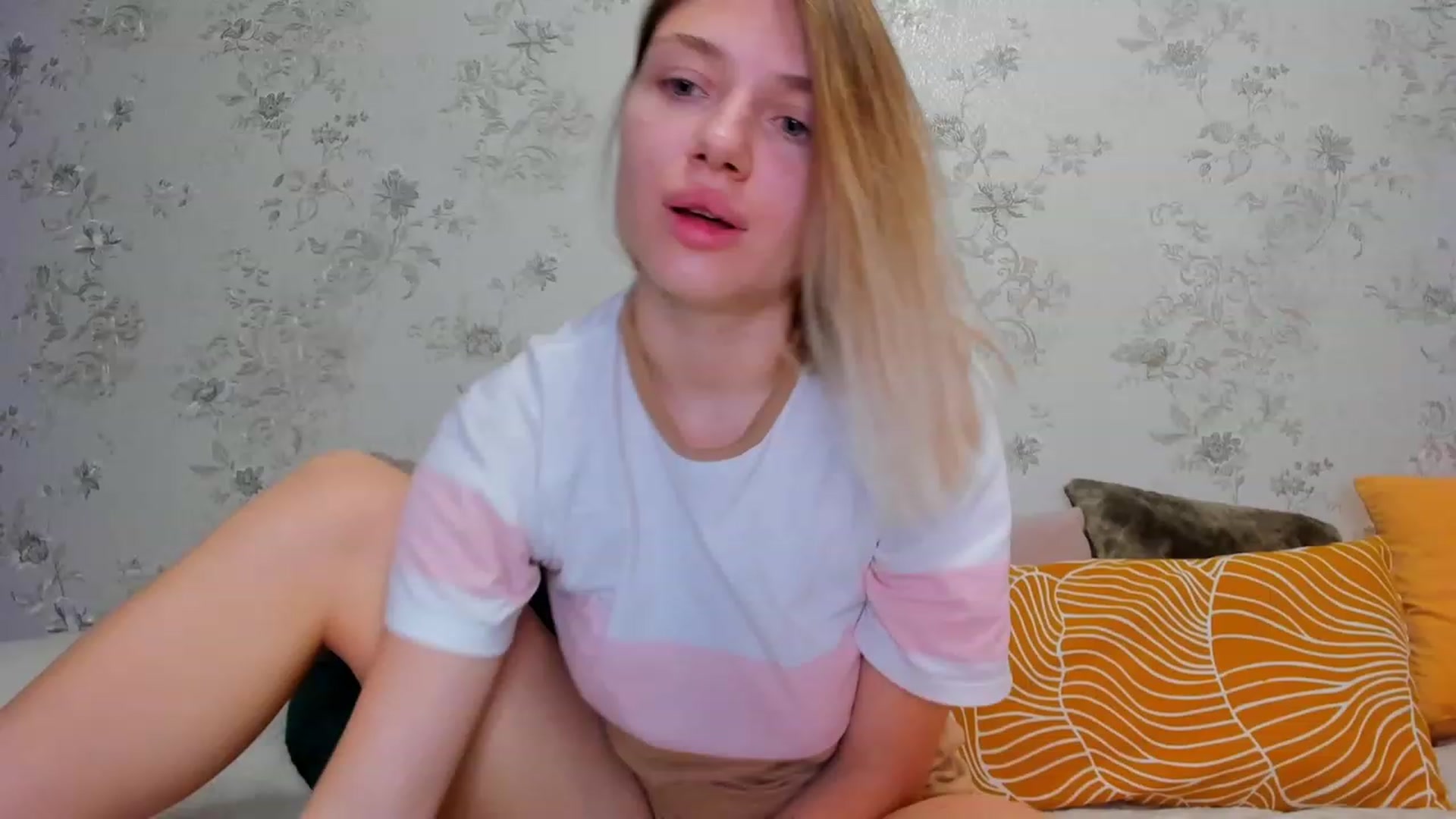 Gallery image thumbnail from Make_my_Luck's myfreecams stream on, 11/21/2022, 19:58 image 10 of 20