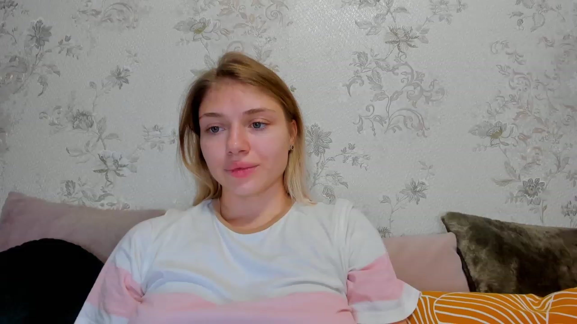 Gallery image thumbnail from Make_my_Luck's myfreecams stream on, 11/21/2022, 19:58 image 17 of 20