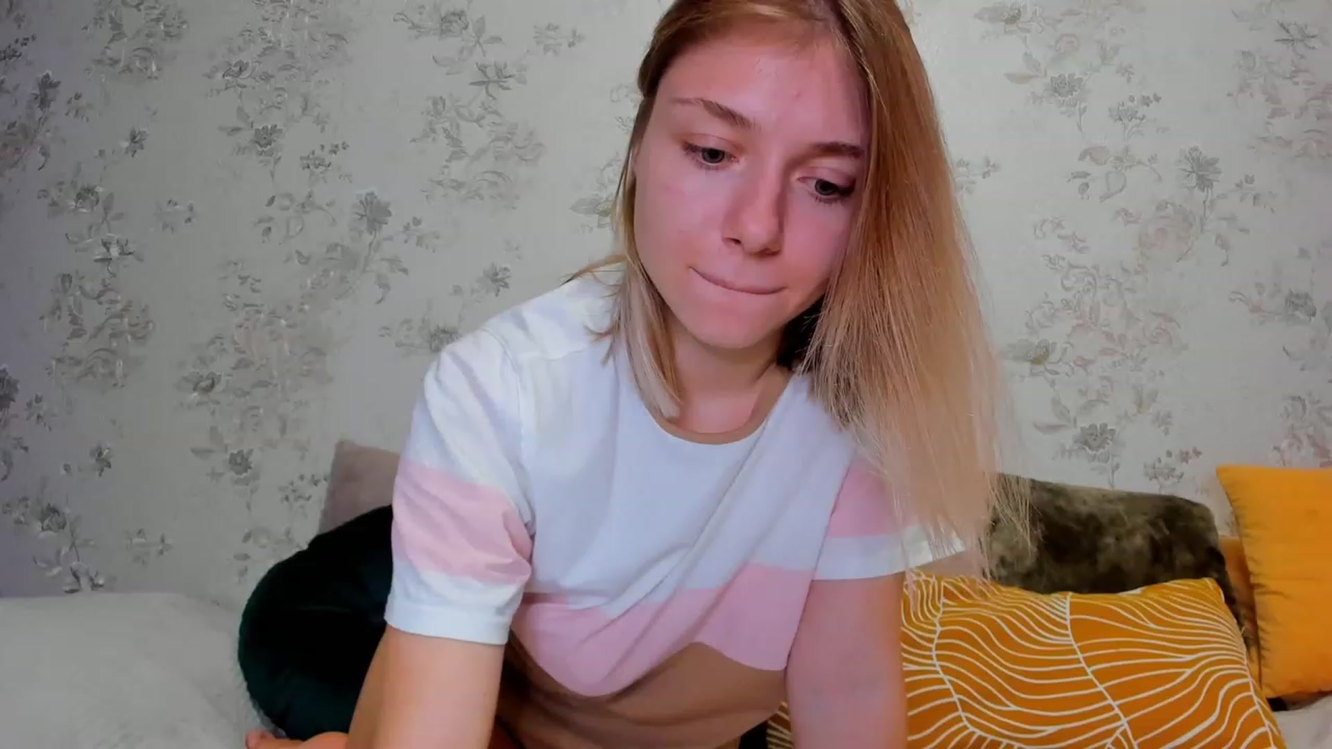 Gallery image thumbnail from Make_my_Luck's myfreecams stream on, 11/21/2022, 20:15 image 10 of 20
