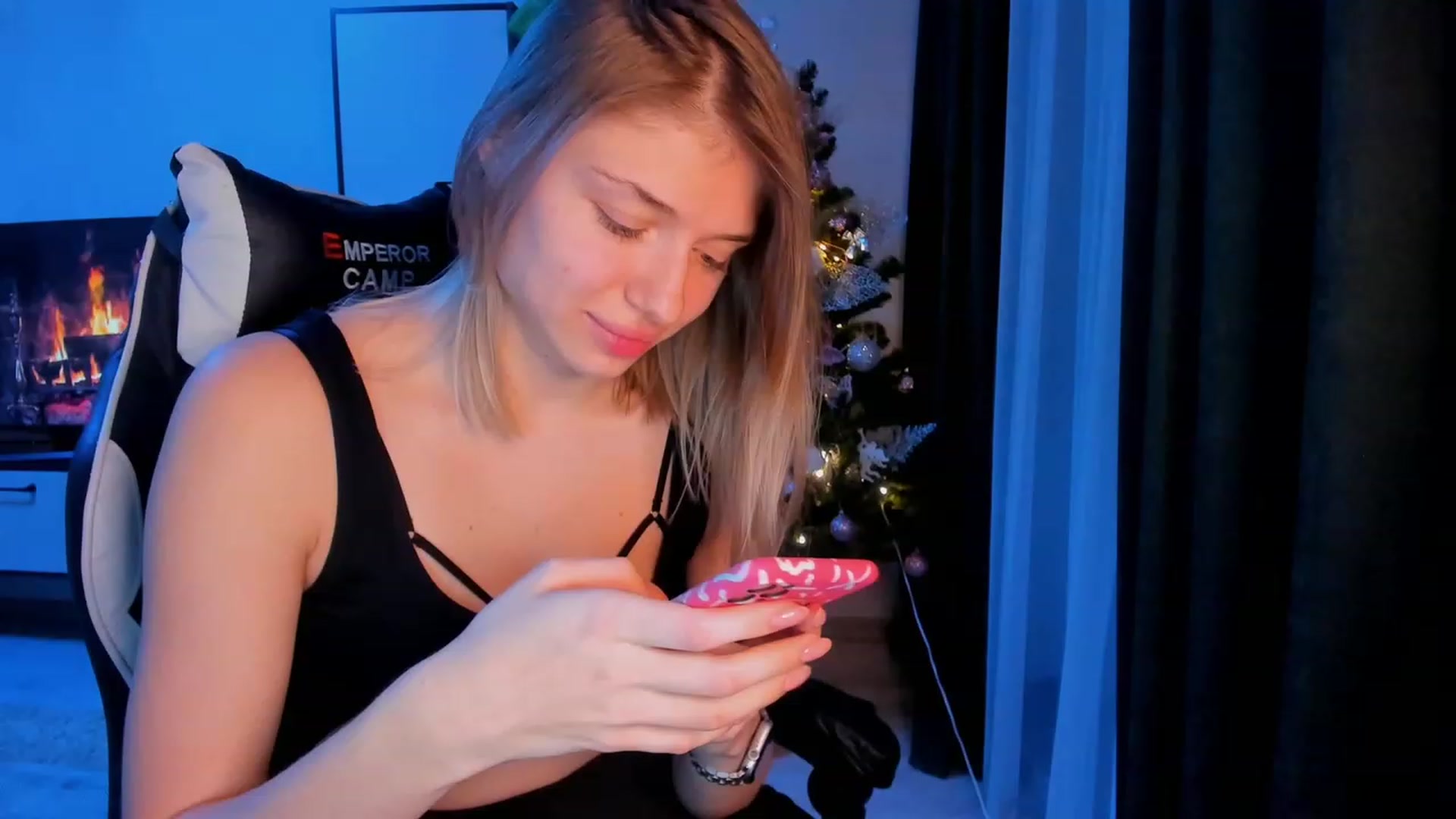 Gallery image thumbnail from Make_my_Luck's myfreecams stream on, 12/05/2022, 19:24 image 4 of 20