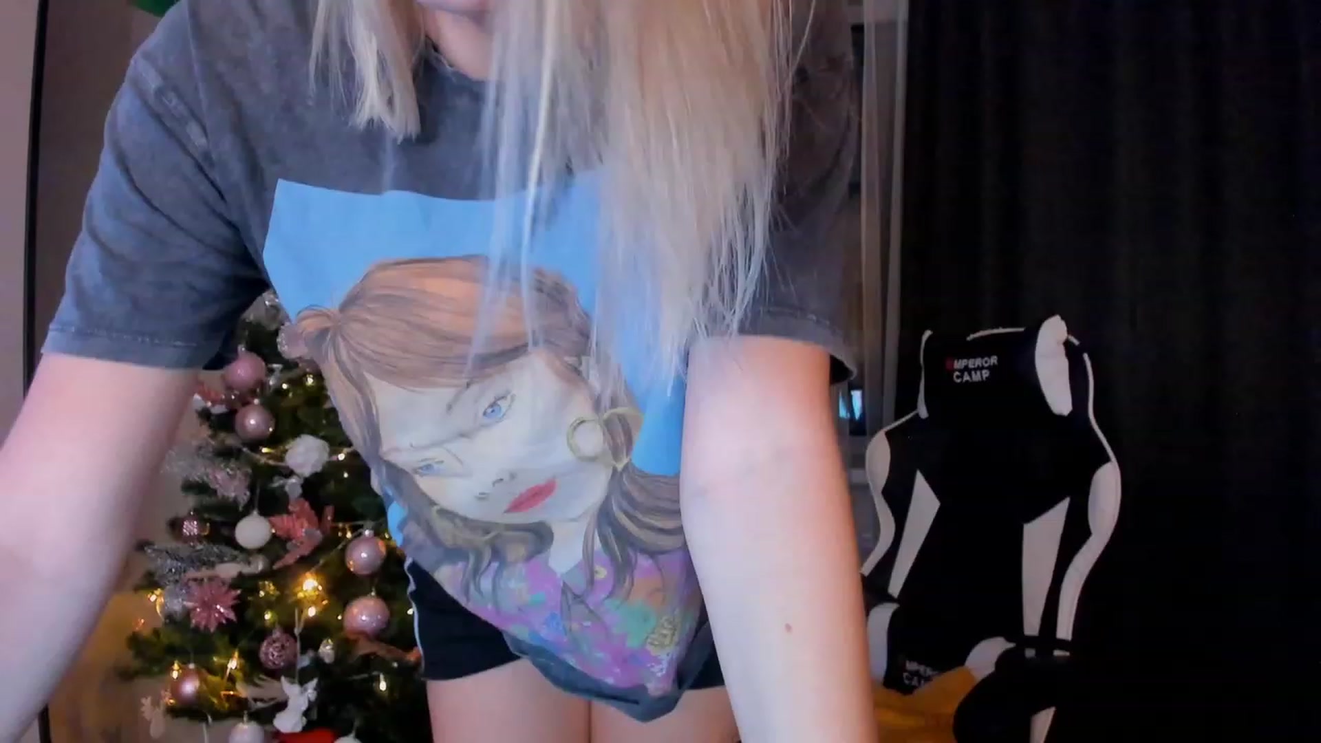 Gallery image thumbnail from Make_my_Luck's myfreecams stream on, 12/06/2022, 19:27 image 7 of 20