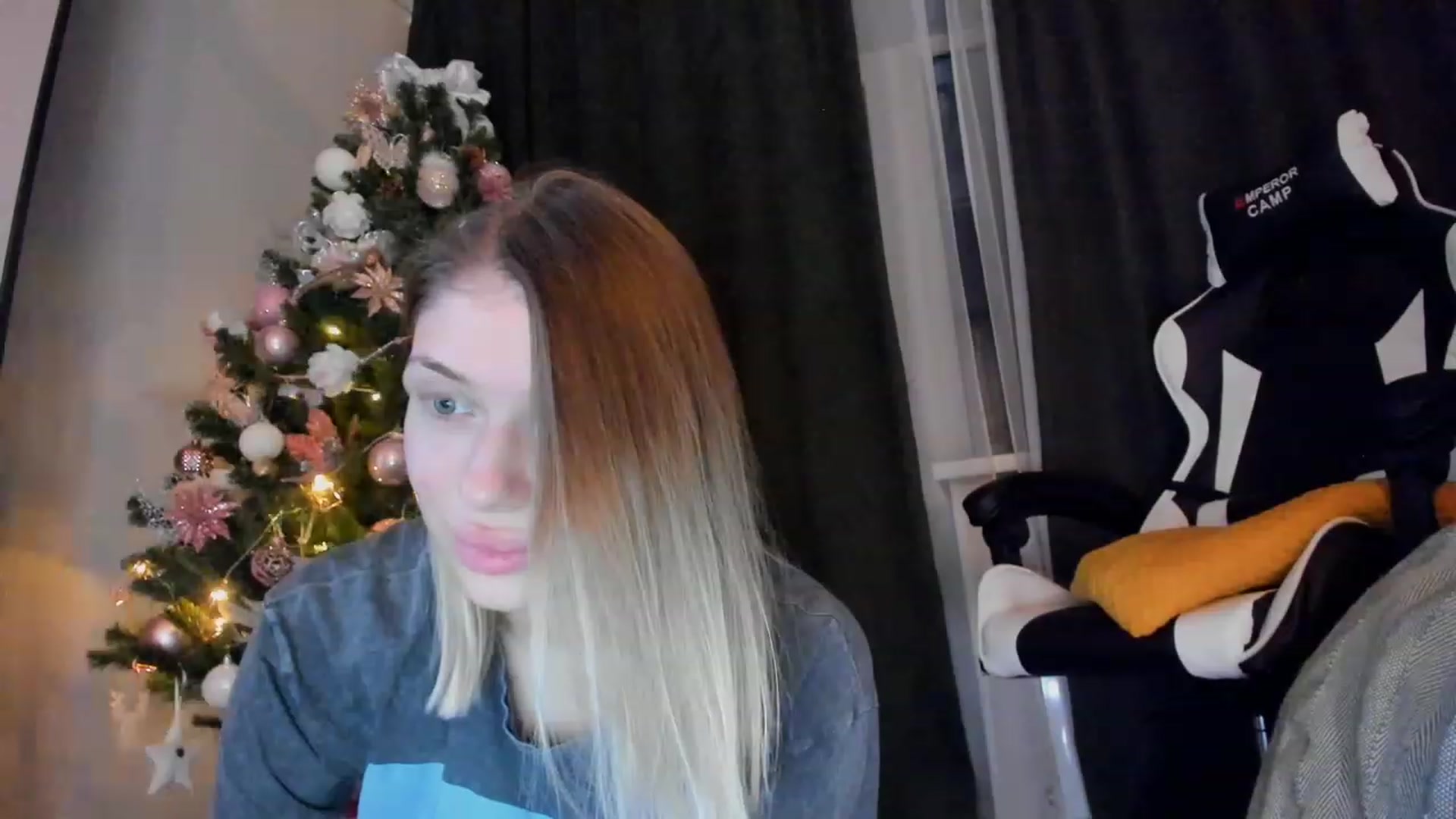 Gallery image thumbnail from Make_my_Luck's myfreecams stream on, 12/06/2022, 19:27 image 19 of 20