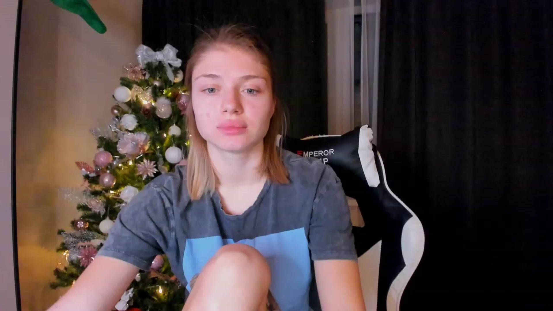 Gallery image thumbnail from Make_my_Luck's myfreecams stream on, 12/06/2022, 19:27 image 1 of 20