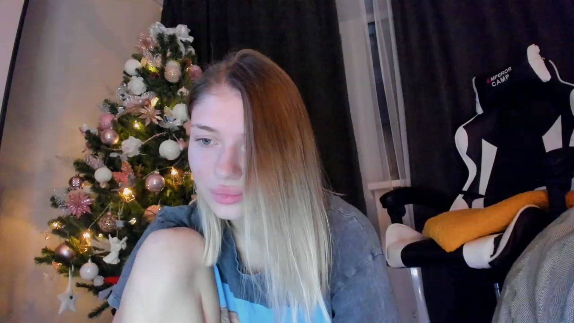 Gallery image thumbnail from Make_my_Luck's myfreecams stream on, 12/06/2022, 19:27 image 18 of 20
