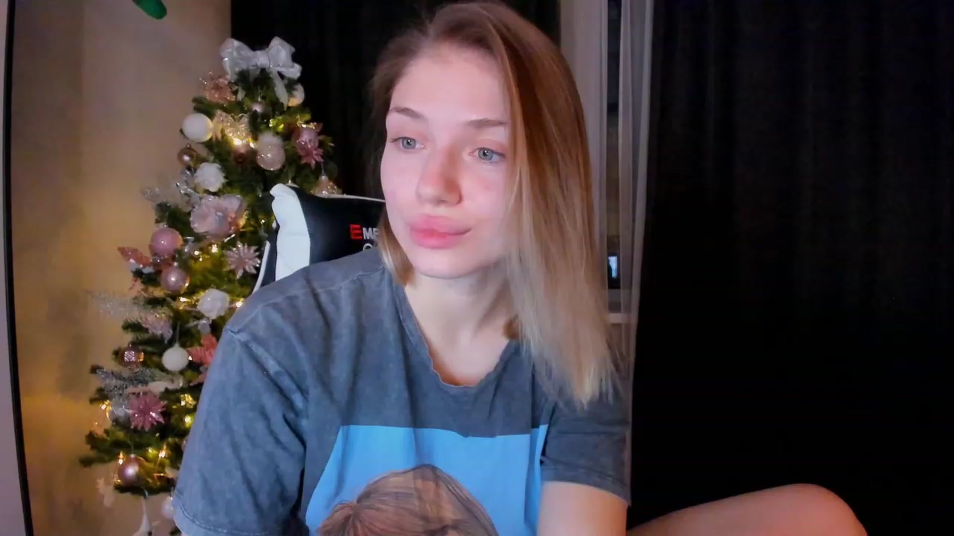 Gallery image thumbnail from Make_my_Luck's myfreecams stream on, 12/06/2022, 19:27 image 5 of 20