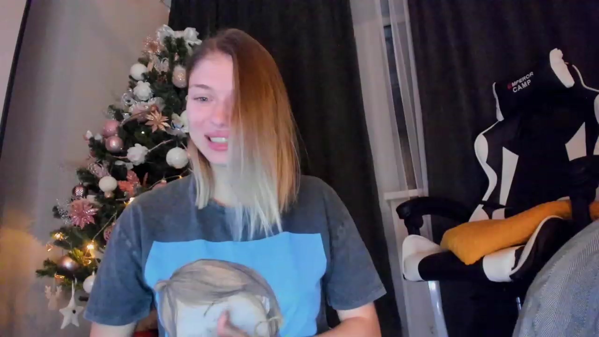 Gallery image thumbnail from Make_my_Luck's myfreecams stream on, 12/06/2022, 19:27 image 16 of 20