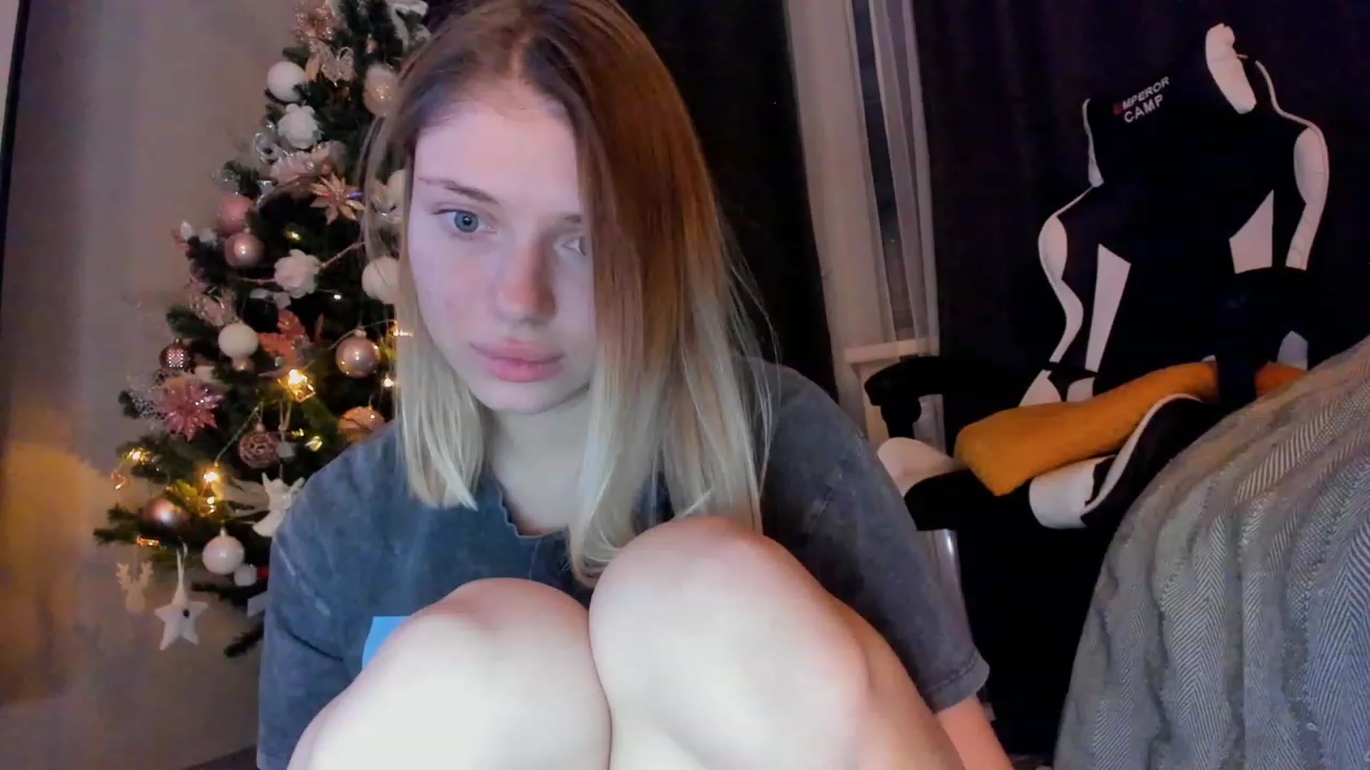 Gallery image thumbnail from Make_my_Luck's myfreecams stream on, 12/06/2022, 20:01 image 4 of 20