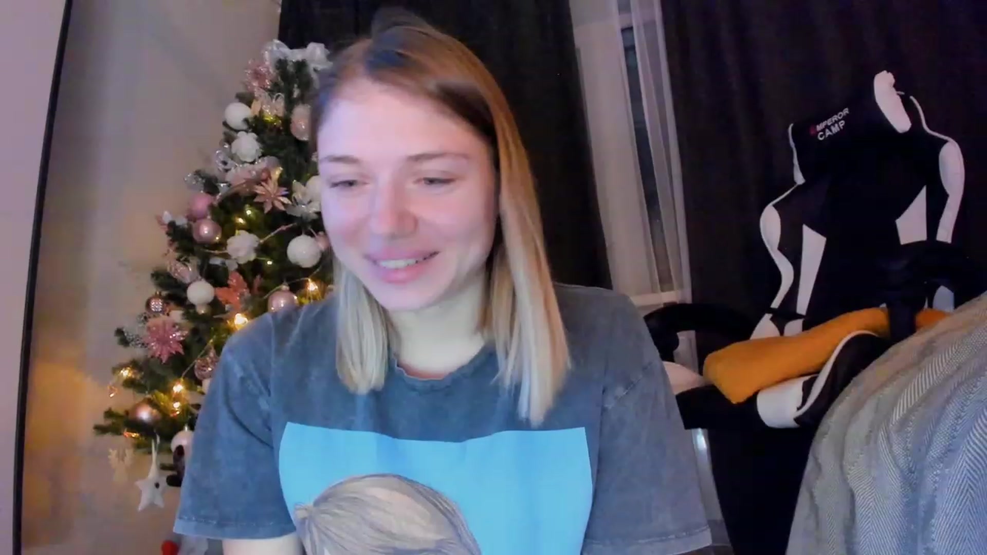 Gallery image thumbnail from Make_my_Luck's myfreecams stream on, 12/06/2022, 20:01 image 18 of 20