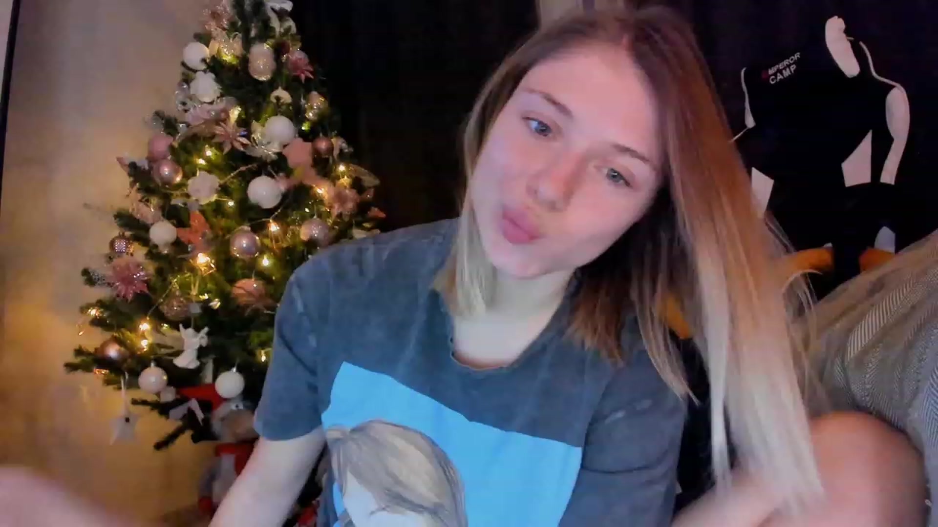 Gallery image thumbnail from Make_my_Luck's myfreecams stream on, 12/06/2022, 20:01 image 5 of 20