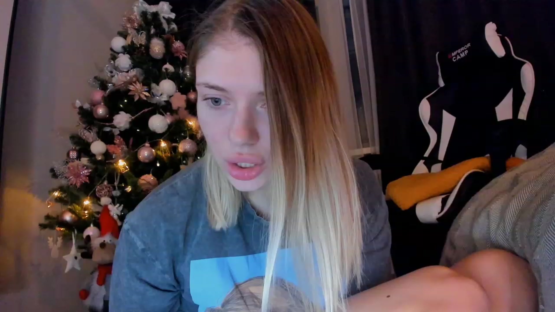 Gallery image thumbnail from Make_my_Luck's myfreecams stream on, 12/06/2022, 20:01 image 14 of 20