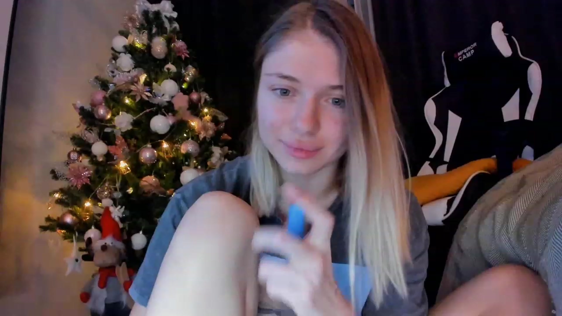 Gallery image thumbnail from Make_my_Luck's myfreecams stream on, 12/06/2022, 20:01 image 16 of 20