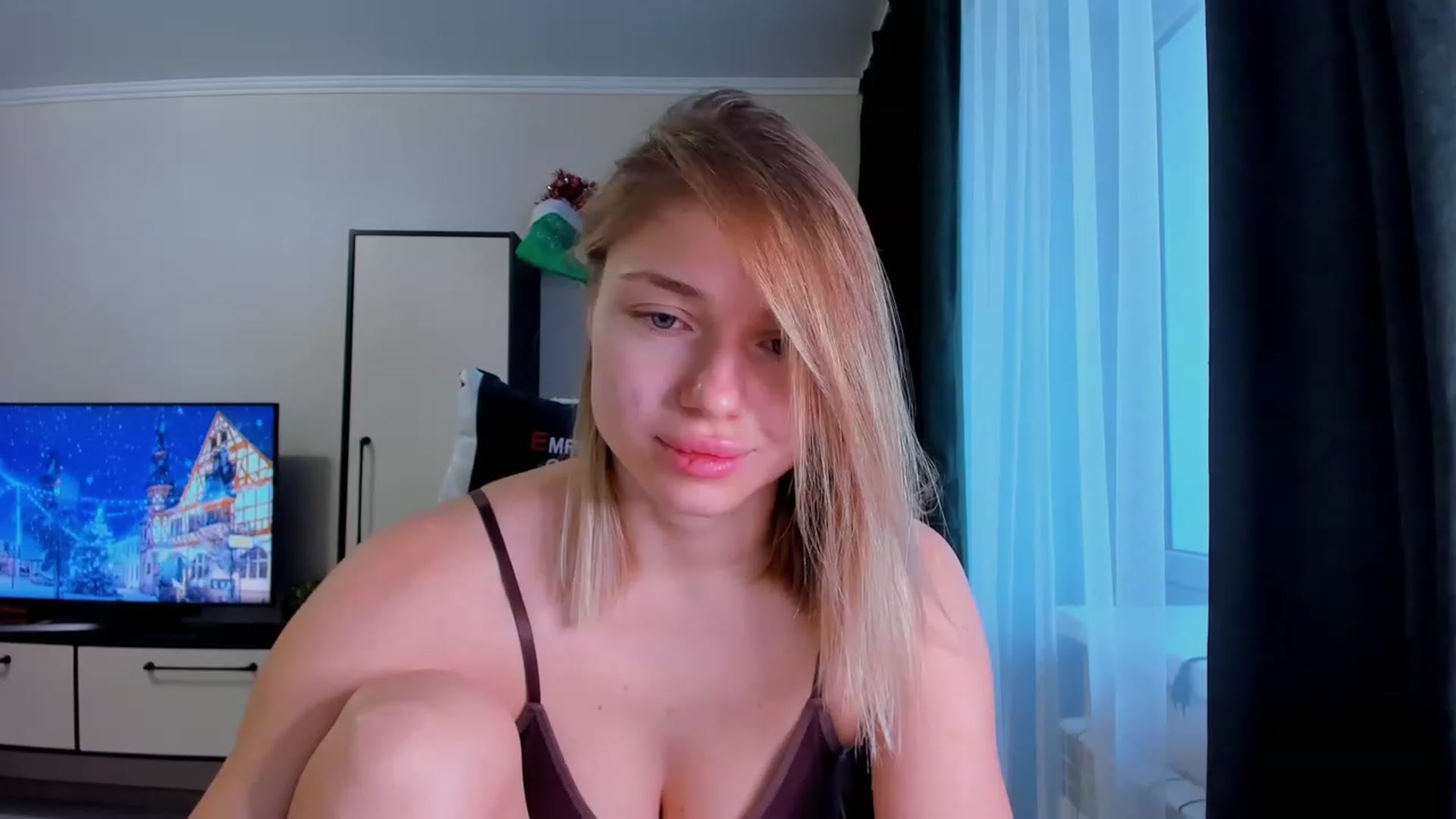 Gallery image thumbnail from Make_my_Luck's myfreecams stream on, 12/09/2022, 09:13 image 4 of 20