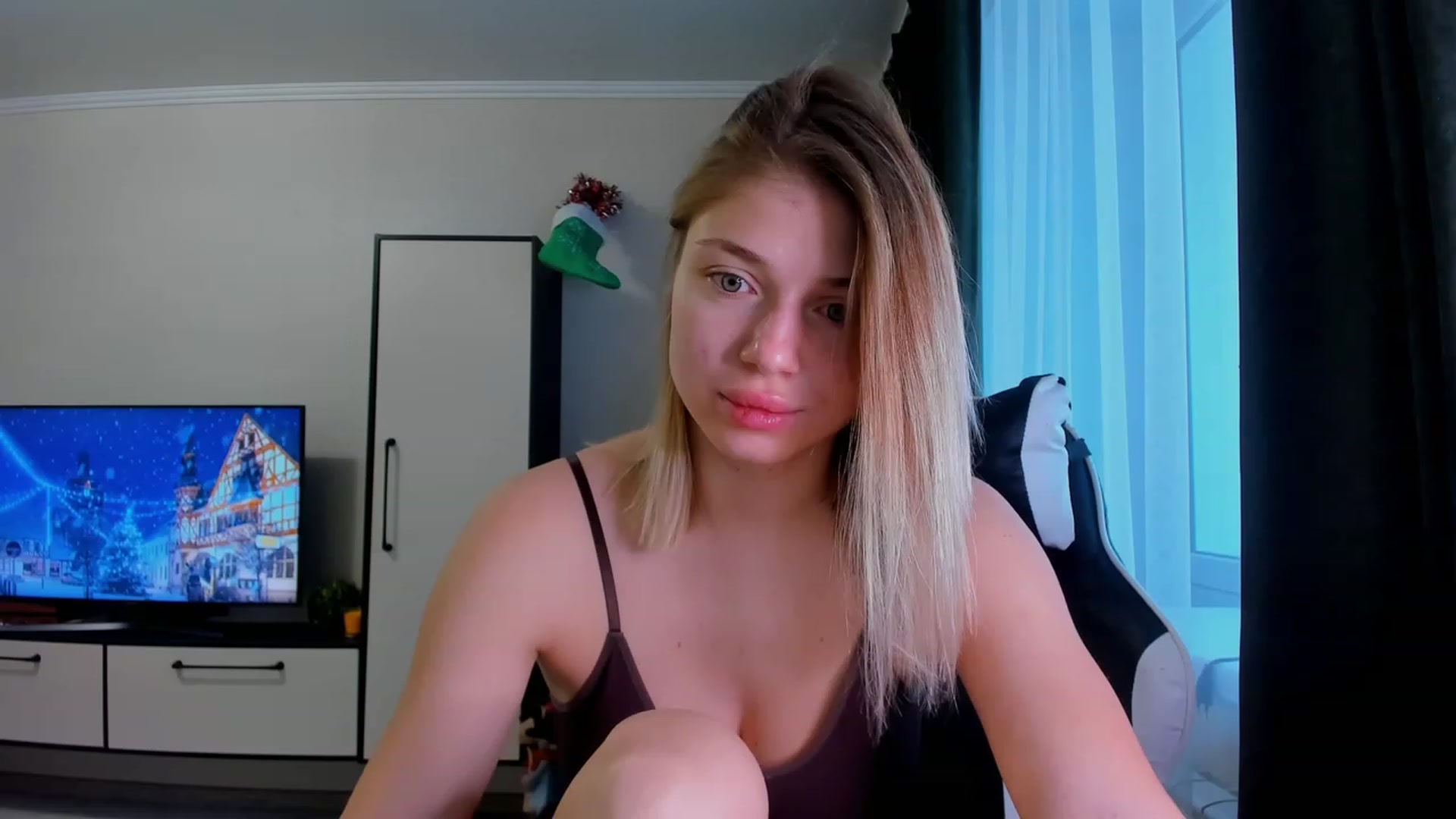 Gallery image thumbnail from Make_my_Luck's myfreecams stream on, 12/09/2022, 09:13 image 1 of 20