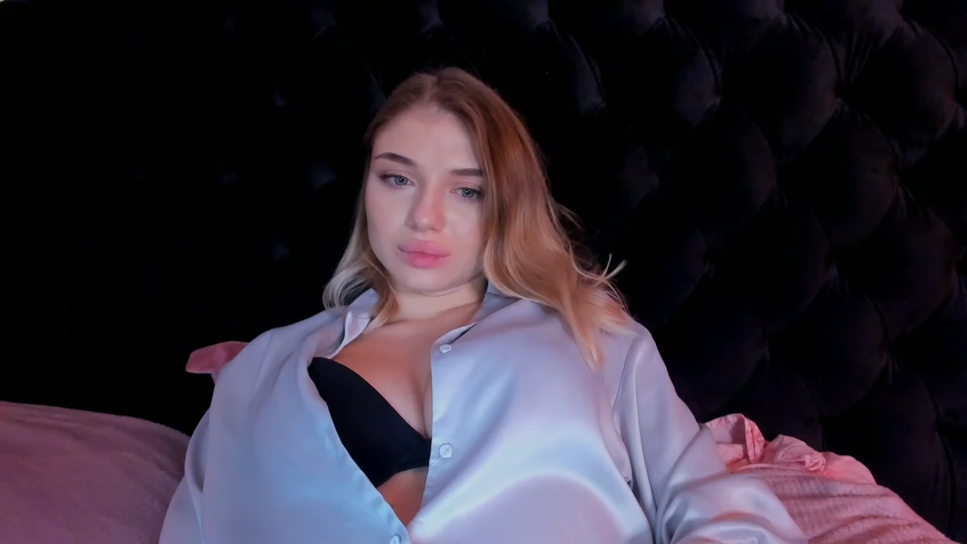 Gallery image thumbnail from Make_my_Luck's myfreecams stream on, 12/10/2022, 22:05 image 14 of 20