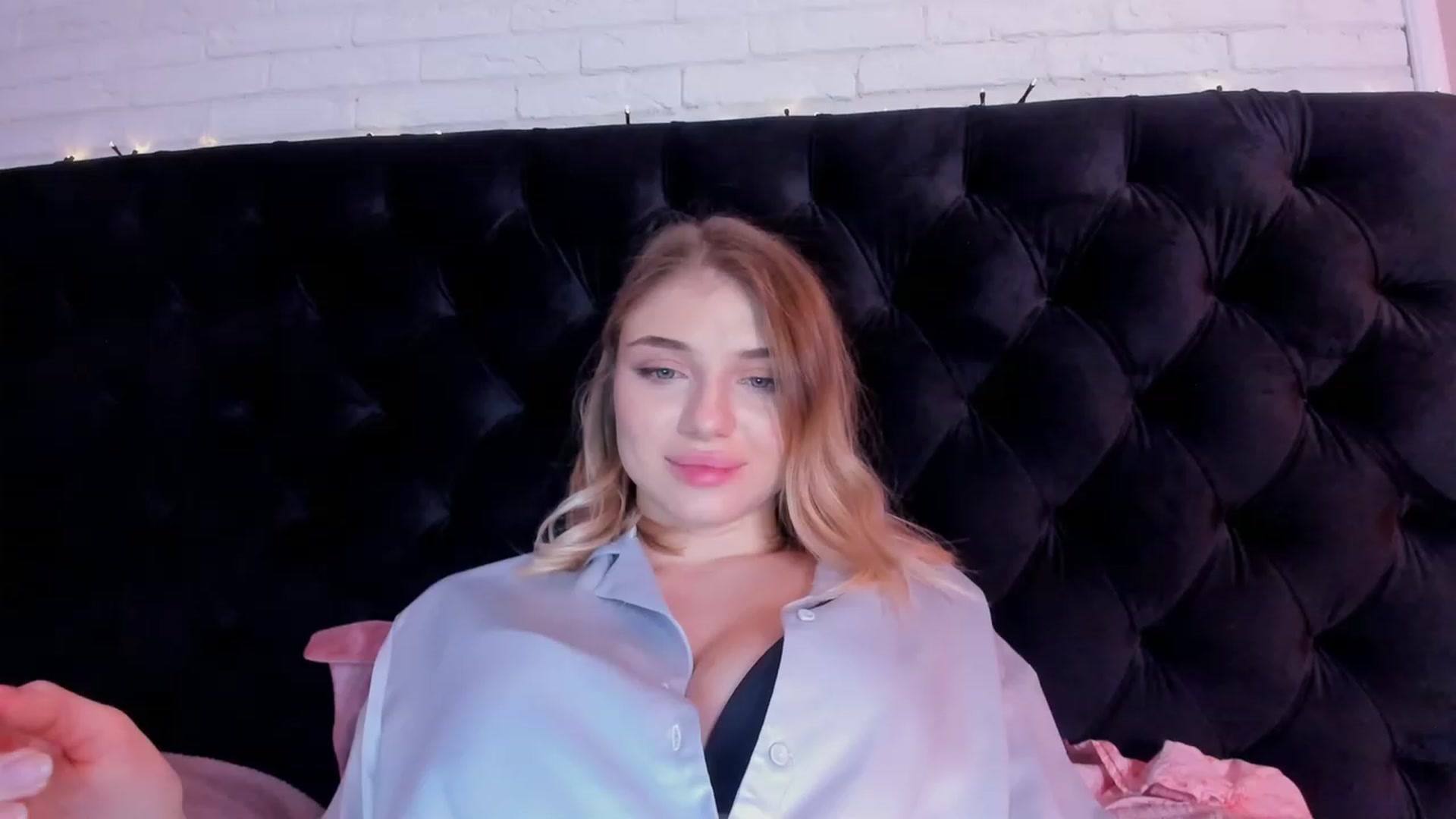 Gallery image thumbnail from Make_my_Luck's myfreecams stream on, 12/10/2022, 22:05 image 6 of 20
