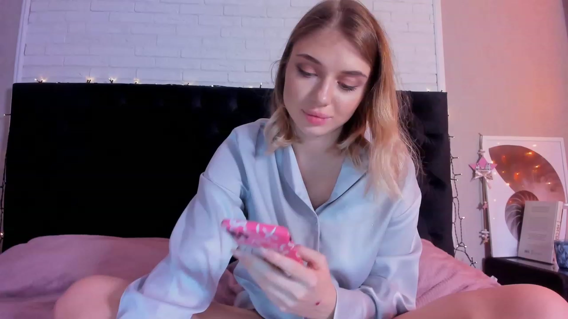 Gallery image thumbnail from Make_my_Luck's myfreecams stream on, 12/10/2022, 22:05 image 1 of 20