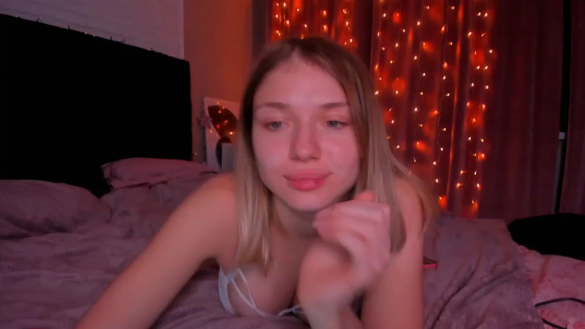 Gallery image thumbnail from Make_my_Luck's myfreecams stream on, 12/12/2022, 22:30 image 16 of 20