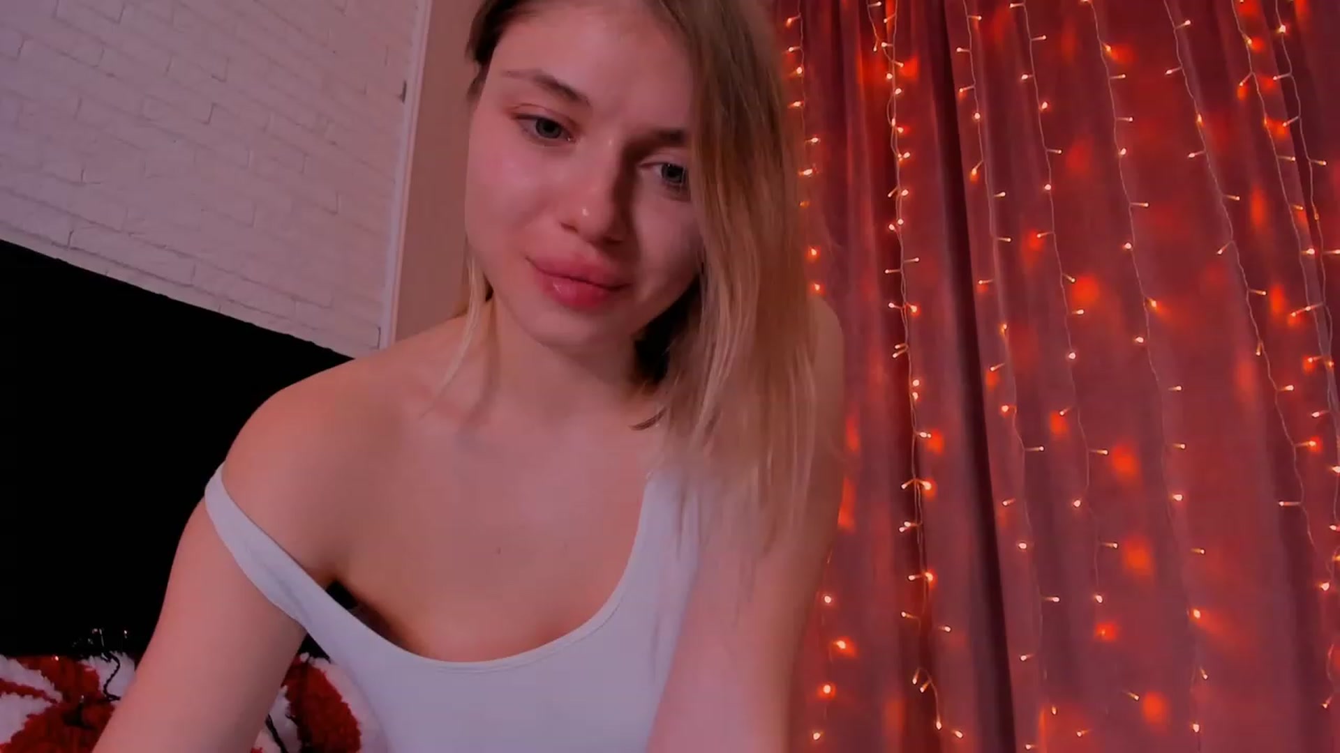 Gallery image thumbnail from Make_my_Luck's myfreecams stream on, 12/20/2022, 19:19 image 5 of 20