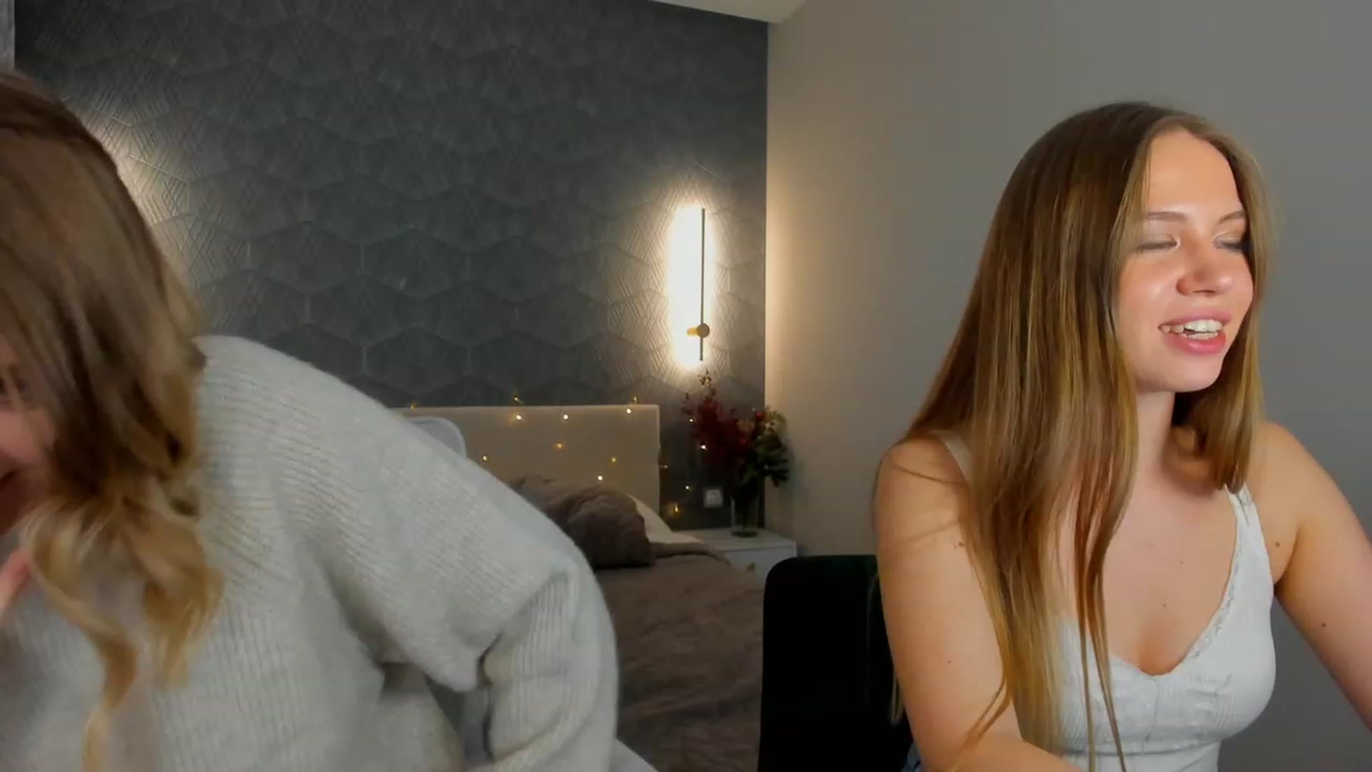Gallery image thumbnail from Make_my_Luck's myfreecams stream on, 12/23/2022, 21:32 image 8 of 20