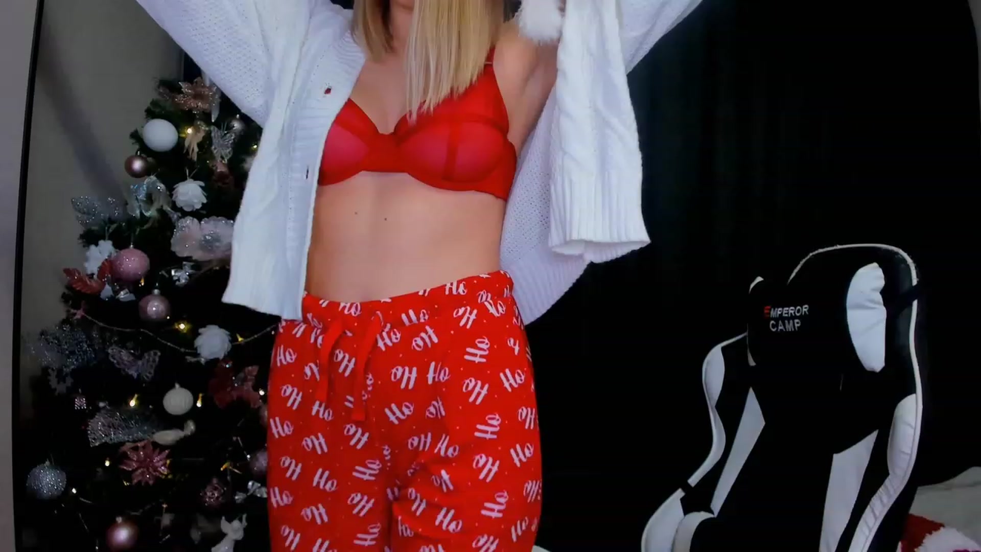 Gallery image thumbnail from Make_my_Luck's myfreecams stream on, 12/25/2022, 17:48 image 4 of 20