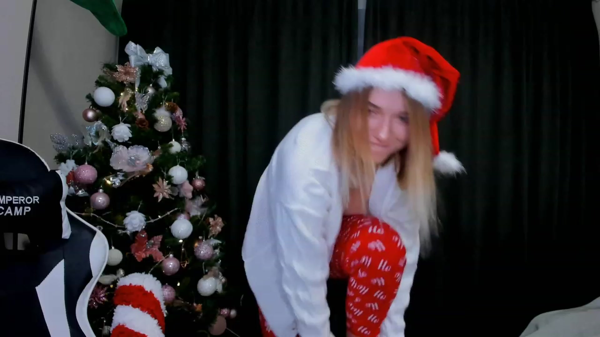 Gallery image thumbnail from Make_my_Luck's myfreecams stream on, 12/25/2022, 17:48 image 17 of 20