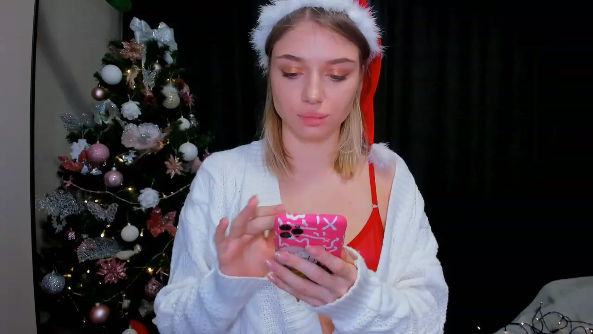 Gallery image thumbnail from Make_my_Luck's myfreecams stream on, 12/25/2022, 18:39 image 19 of 20