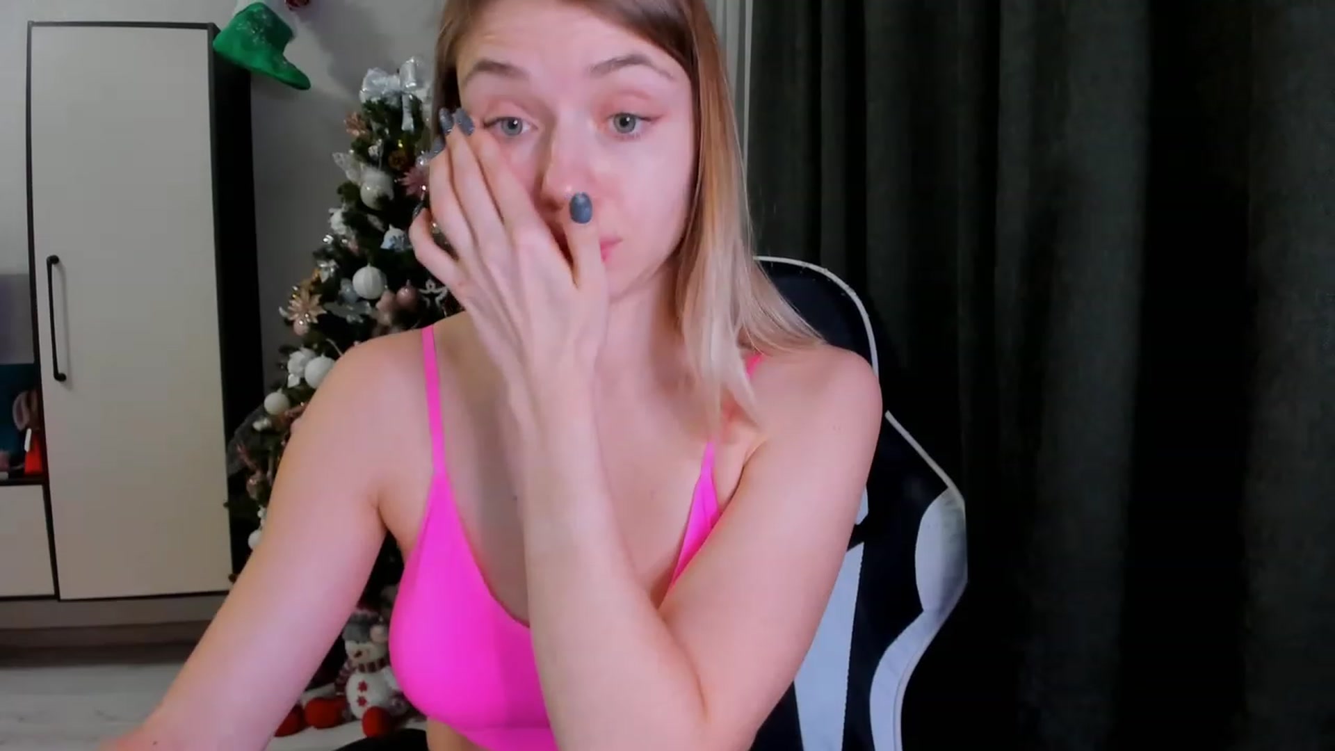 Gallery image thumbnail from Make_my_Luck's myfreecams stream on, 01/08/2023, 17:51 image 17 of 20