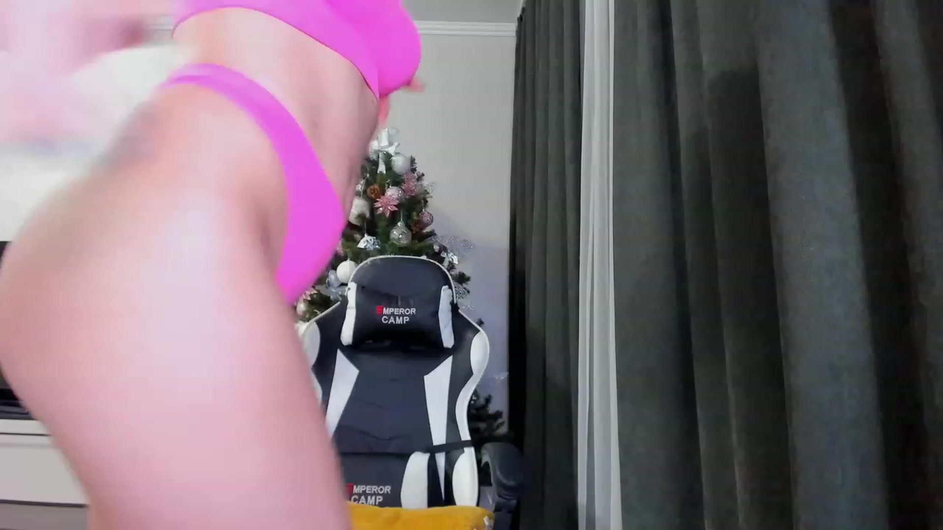 Gallery image thumbnail from Make_my_Luck's myfreecams stream on, 01/08/2023, 17:51 image 3 of 20