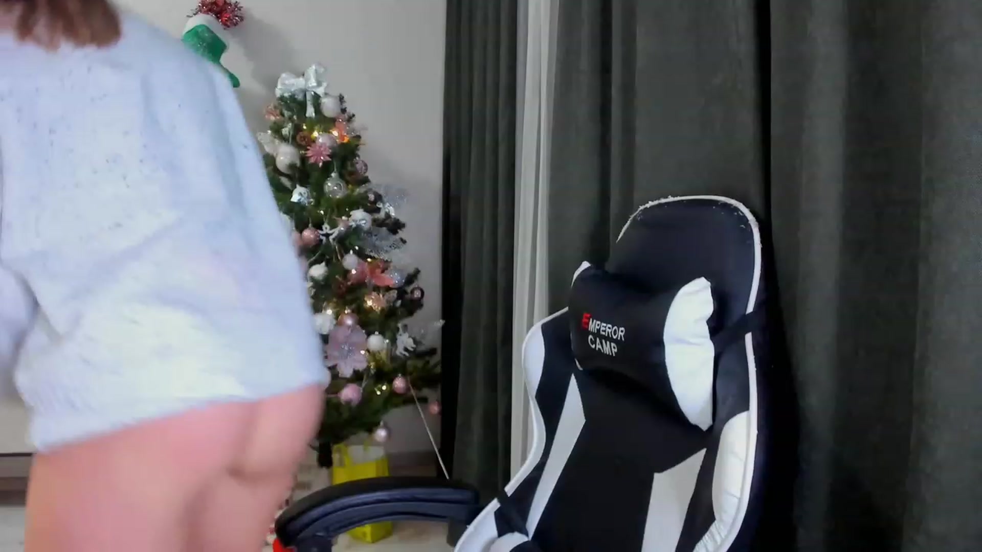 Gallery image thumbnail from Make_my_Luck's myfreecams stream on, 01/08/2023, 17:51 image 14 of 20