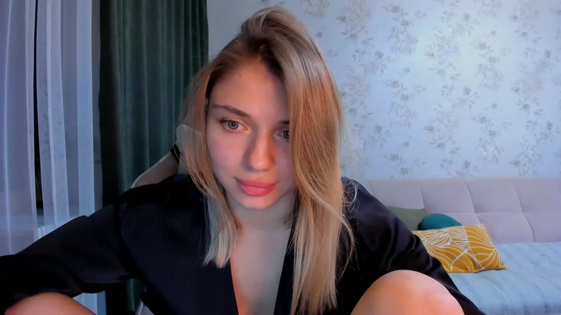 Gallery image thumbnail from Make_my_Luck's myfreecams stream on, 01/25/2023, 20:53 image 17 of 20