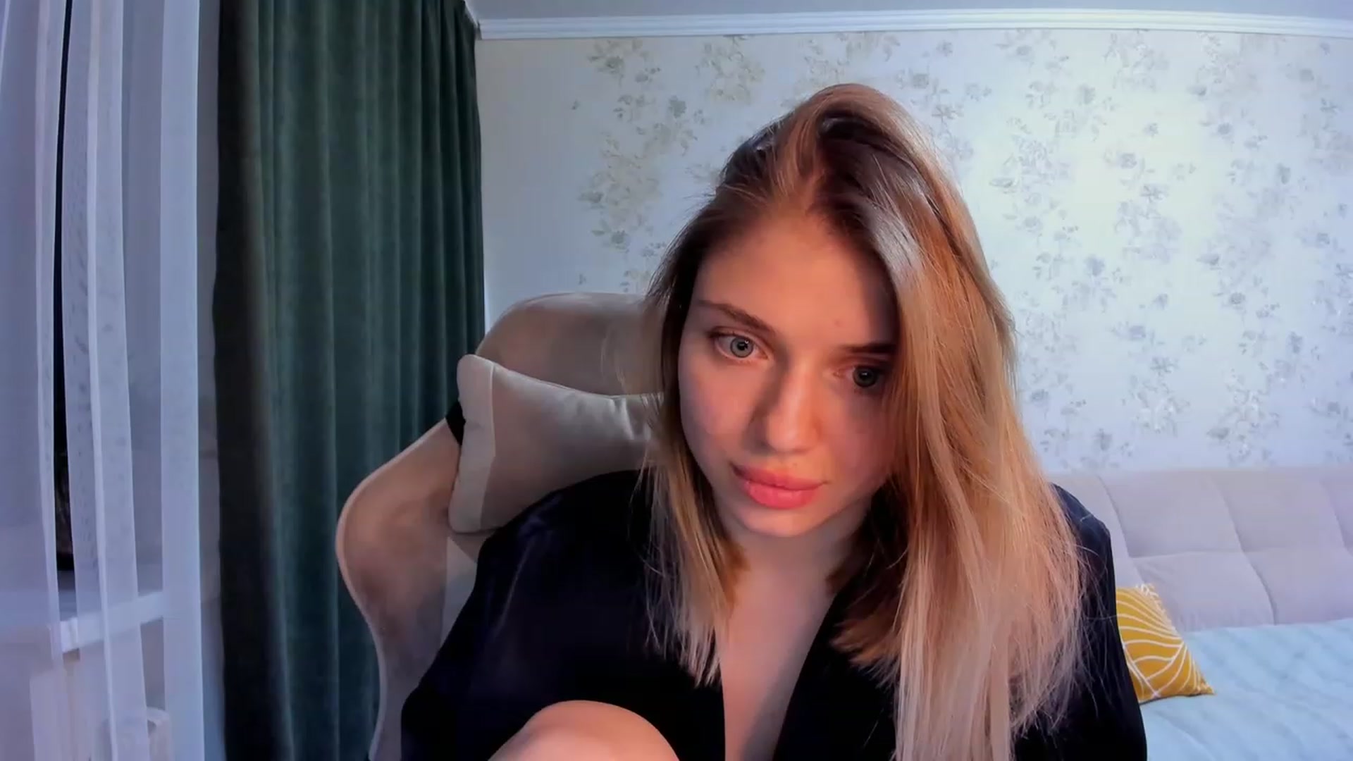 Gallery image thumbnail from Make_my_Luck's myfreecams stream on, 01/25/2023, 20:53 image 14 of 20