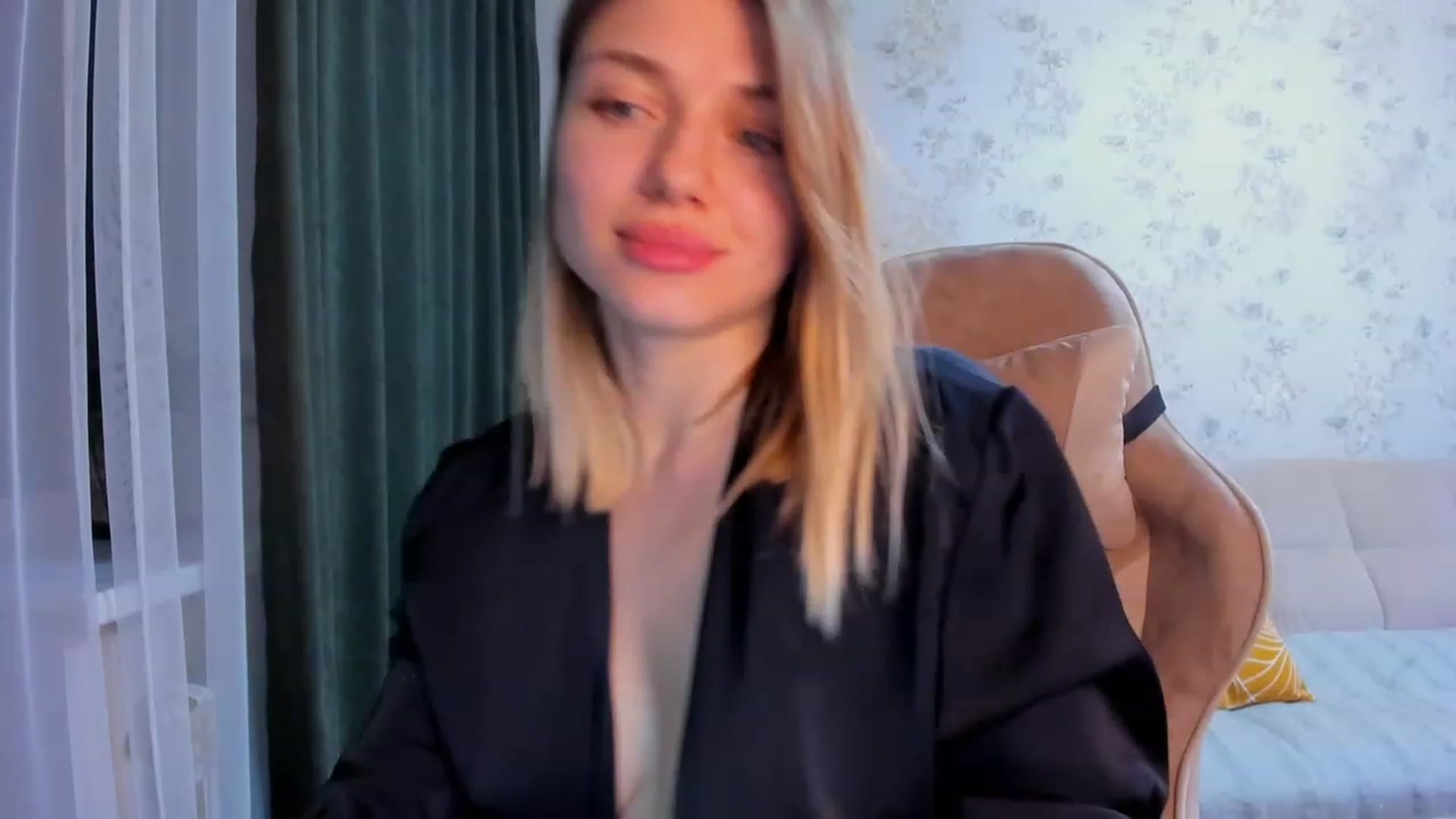 Gallery image thumbnail from Make_my_Luck's myfreecams stream on, 01/25/2023, 21:00 image 10 of 20