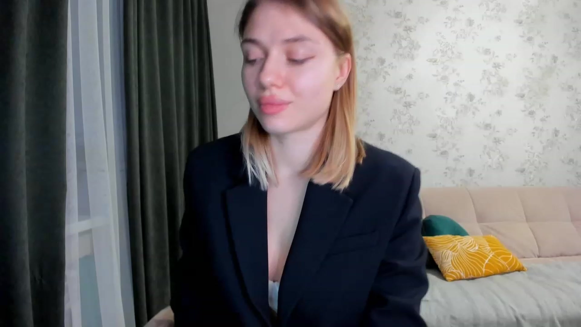 Gallery image thumbnail from Make_my_Luck's myfreecams stream on, 01/26/2023, 19:44 image 14 of 20
