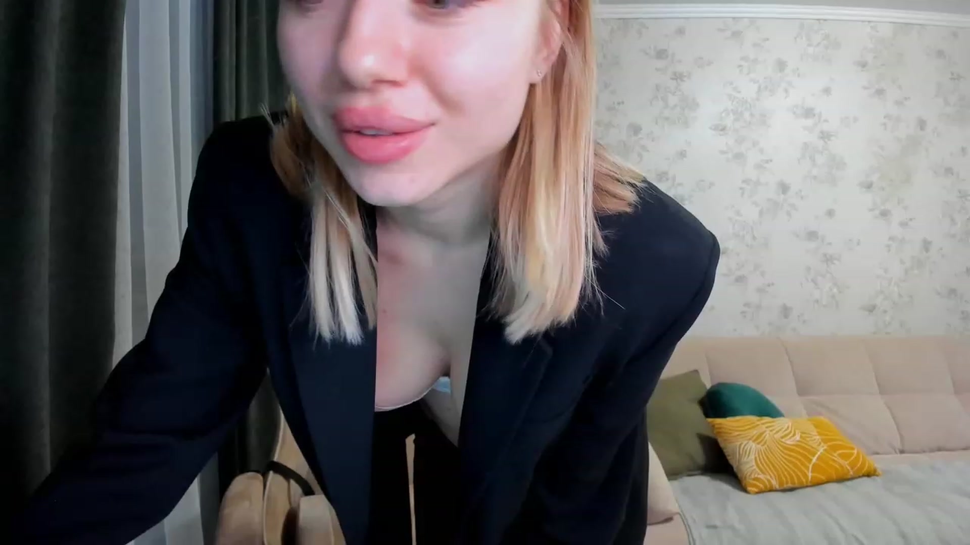 Gallery image thumbnail from Make_my_Luck's myfreecams stream on, 01/26/2023, 19:44 image 15 of 20