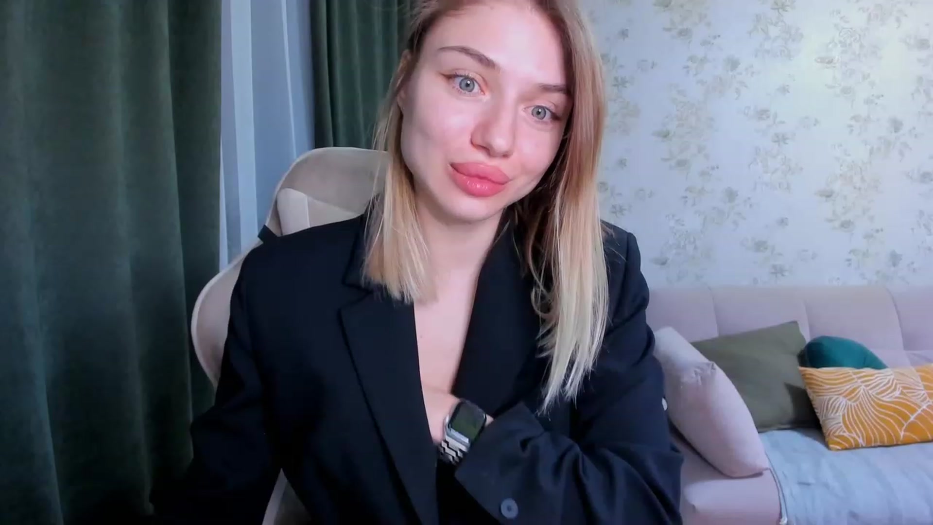 Gallery image thumbnail from Make_my_Luck's myfreecams stream on, 01/26/2023, 19:44 image 6 of 20