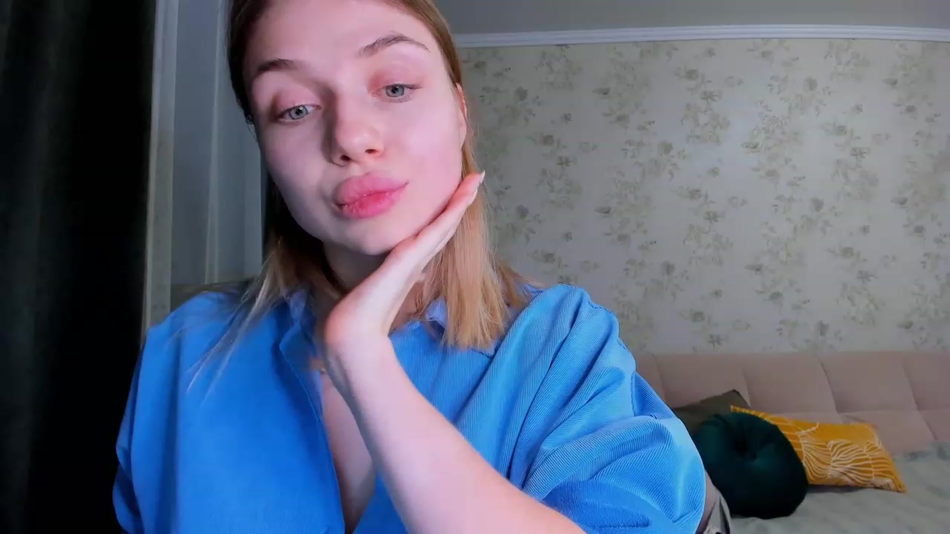 Gallery image thumbnail from Make_my_Luck's myfreecams stream on, 02/07/2023, 20:03 image 4 of 20