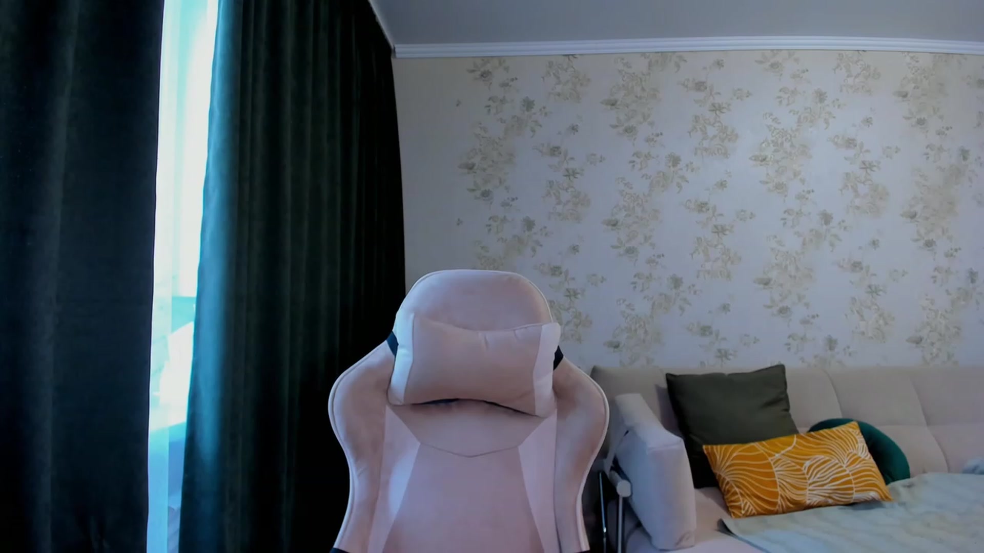 Gallery image thumbnail from Make_my_Luck's myfreecams stream on, 02/10/2023, 07:41 image 12 of 20