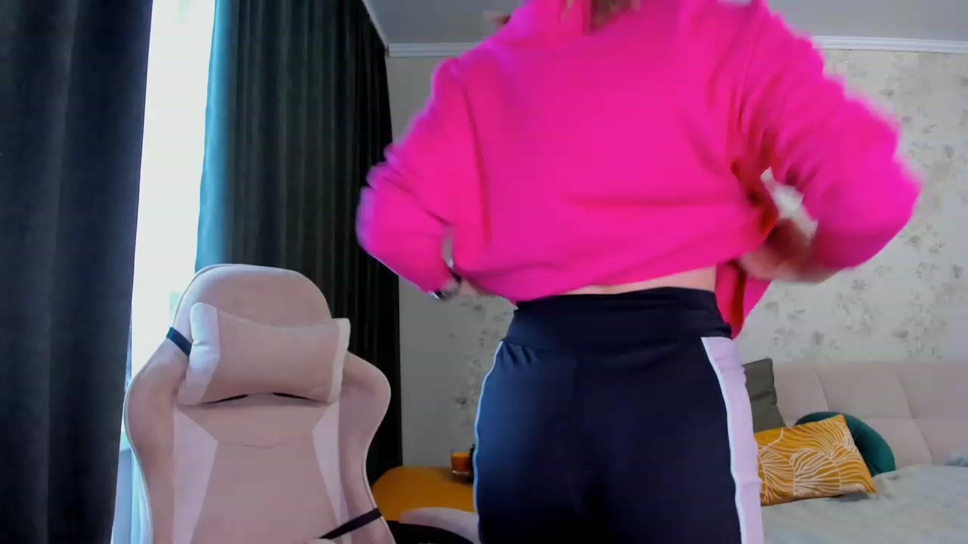 Gallery image thumbnail from Make_my_Luck's myfreecams stream on, 02/10/2023, 07:41 image 13 of 20