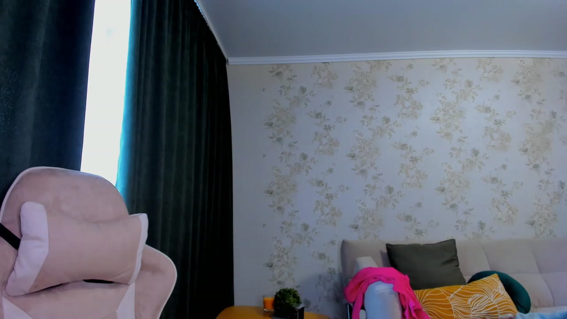 Gallery image thumbnail from Make_my_Luck's myfreecams stream on, 02/10/2023, 09:25 image 16 of 20