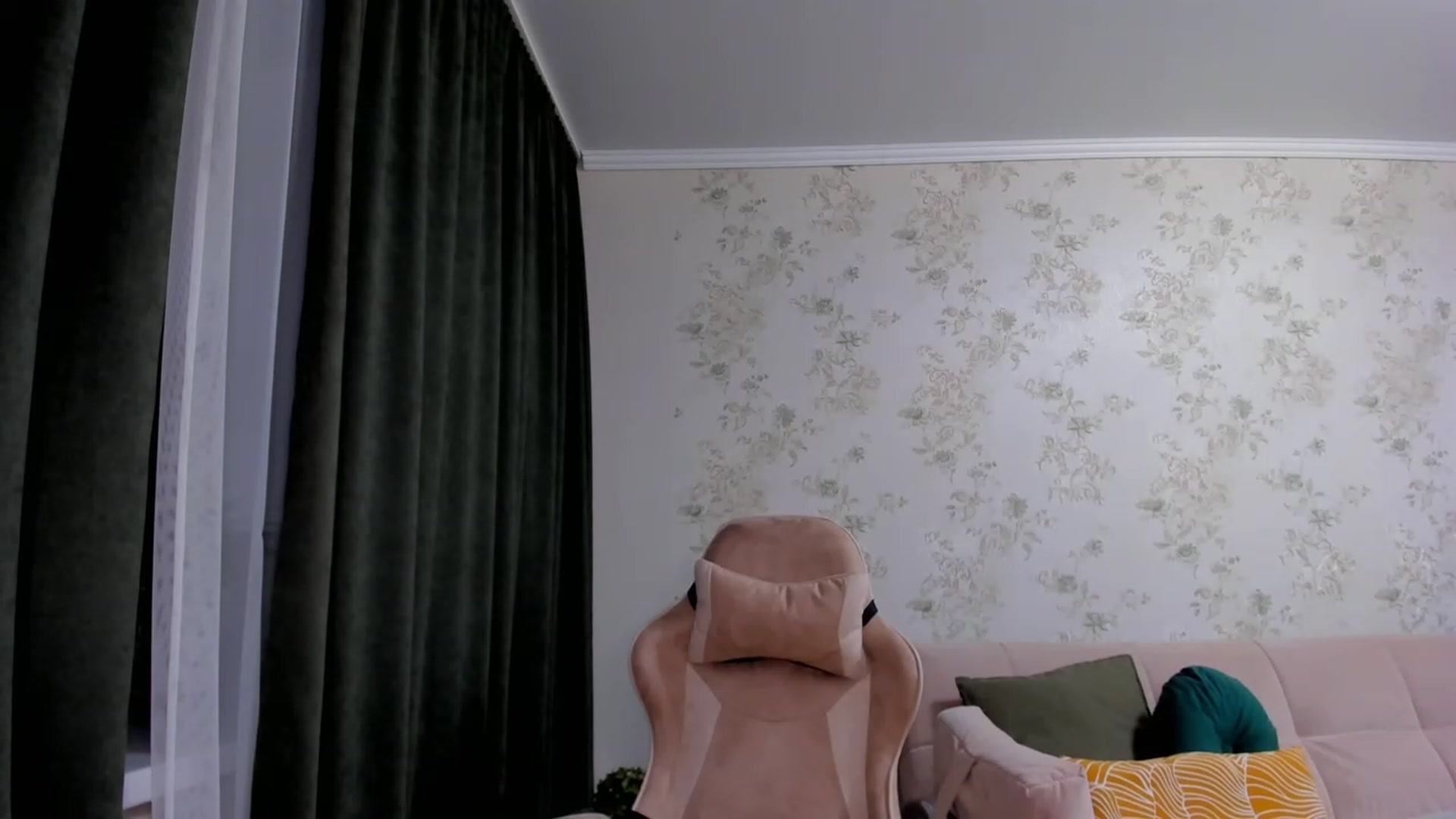 Gallery image thumbnail from Make_my_Luck's myfreecams stream on, 02/13/2023, 20:45 image 11 of 20