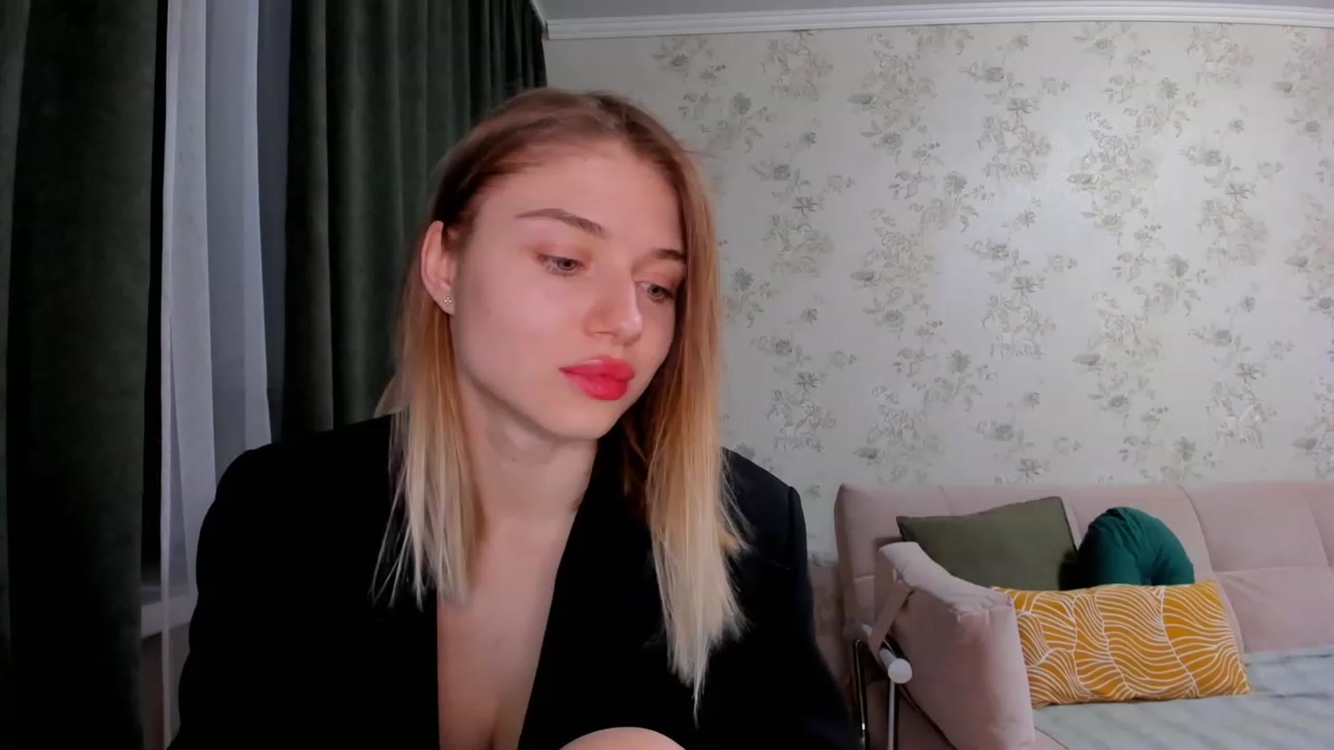 Gallery image thumbnail from Make_my_Luck's myfreecams stream on, 02/13/2023, 20:45 image 1 of 20