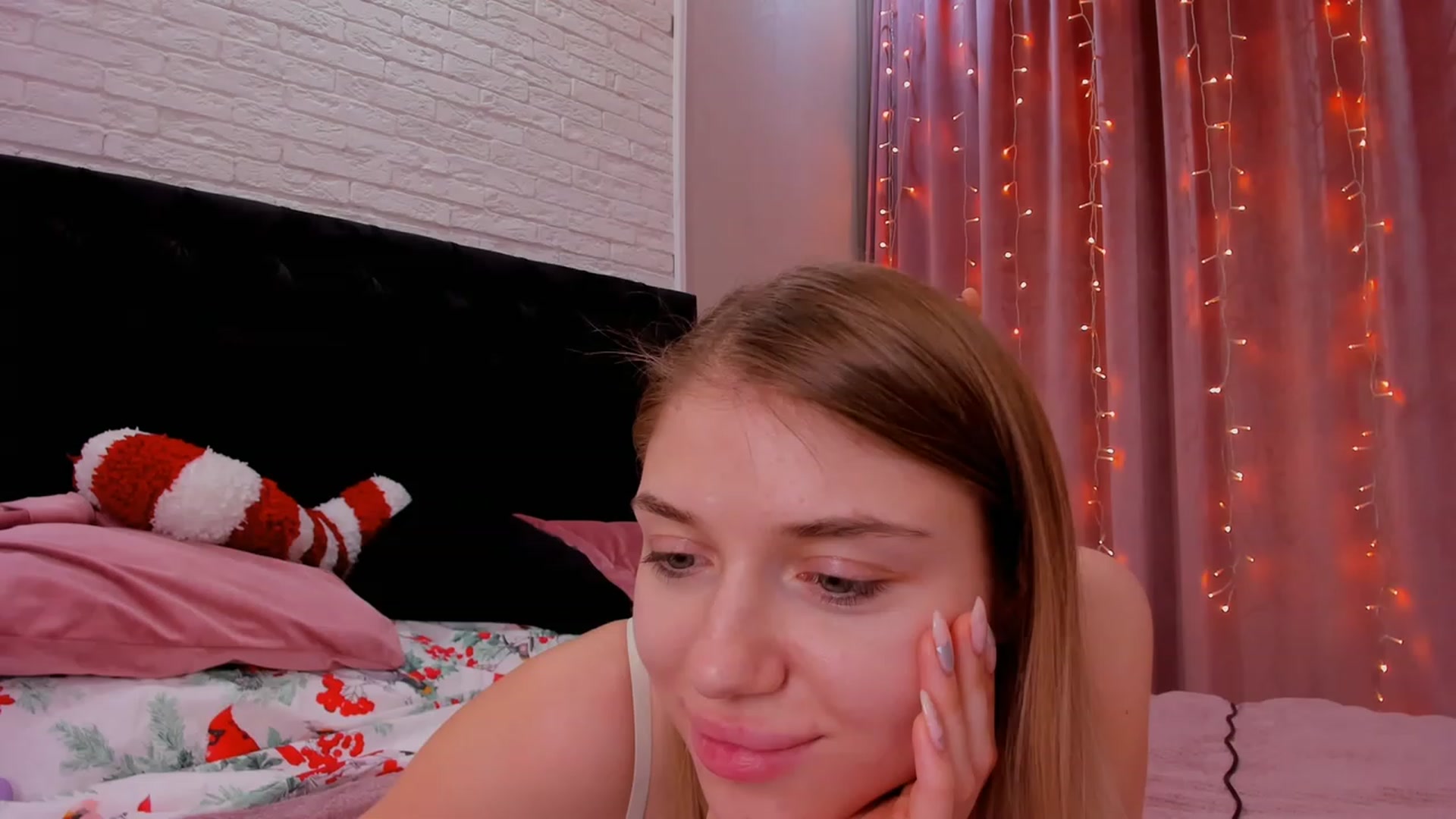 Gallery image thumbnail from Make_my_Luck's myfreecams stream on, 02/15/2023, 22:10 image 13 of 20