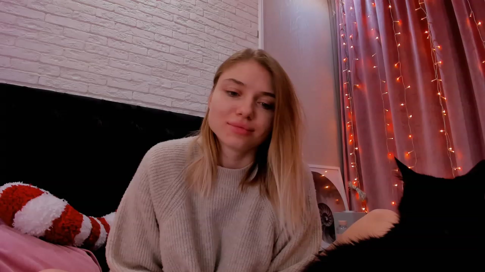 Gallery image thumbnail from Make_my_Luck's myfreecams stream on, 02/15/2023, 22:10 image 1 of 20