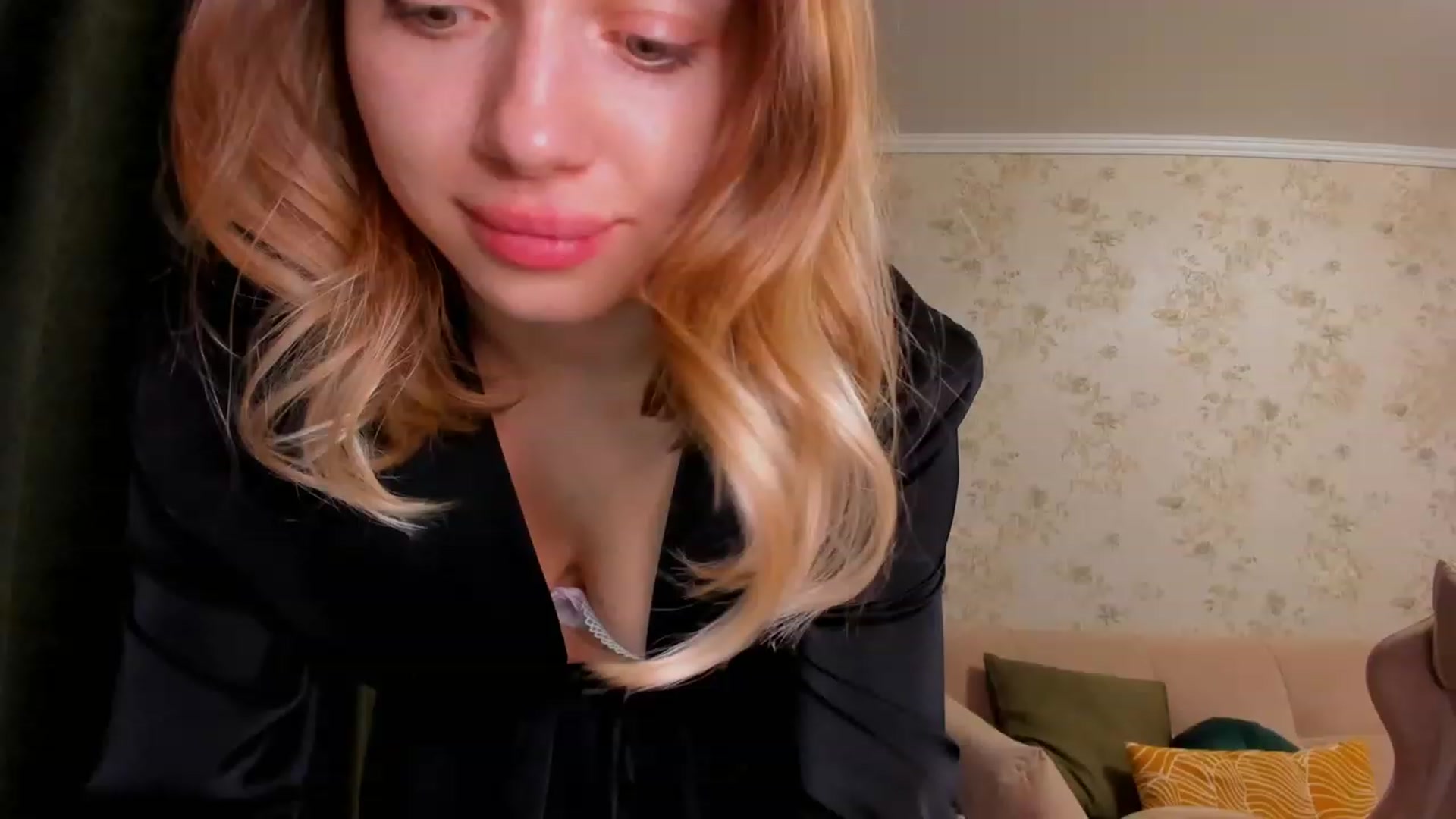 Gallery image thumbnail from Make_my_Luck's myfreecams stream on, 02/17/2023, 19:22 image 1 of 20