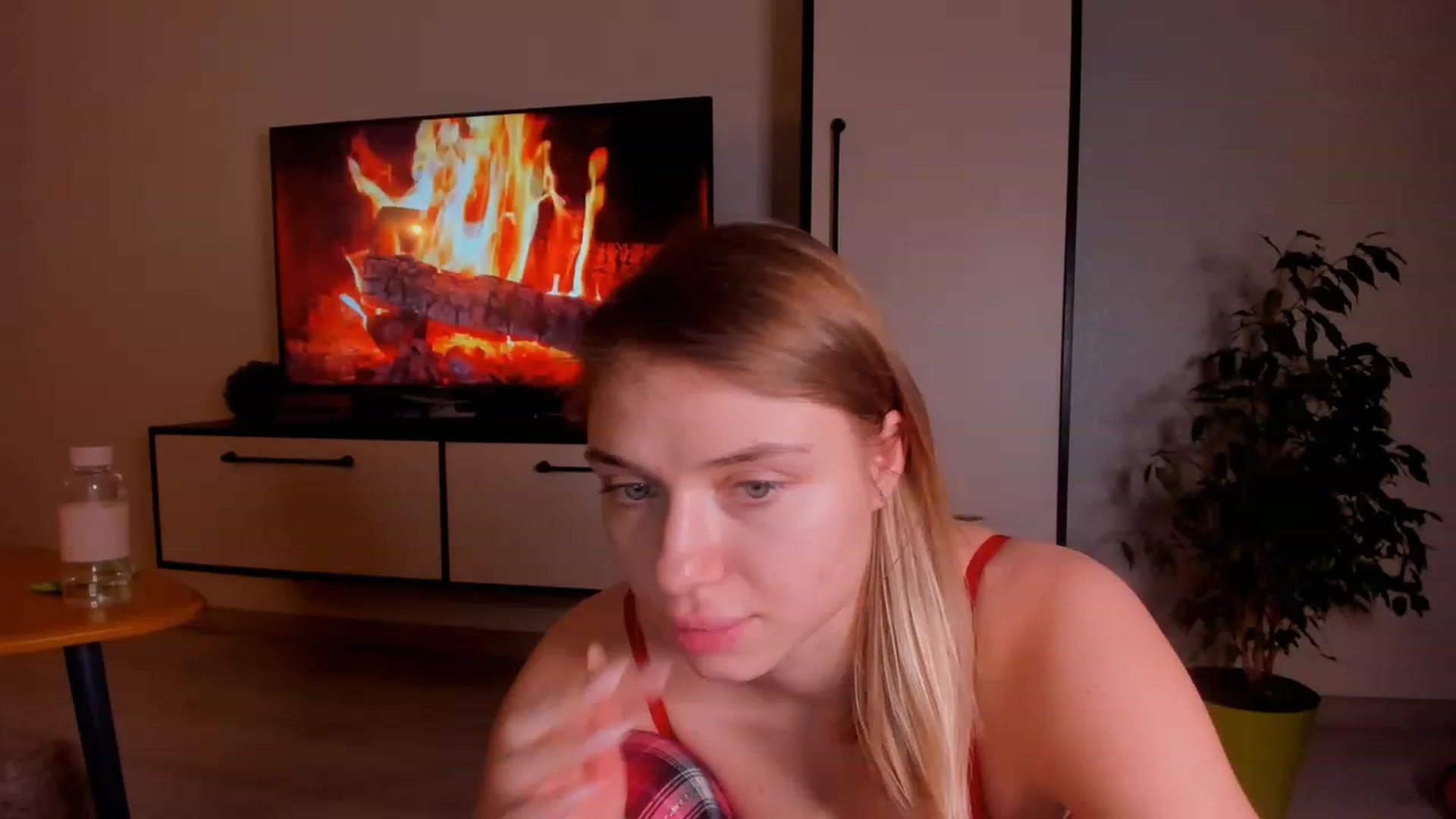 Gallery image thumbnail from Make_my_Luck's myfreecams stream on, 02/20/2023, 21:12 image 2 of 20
