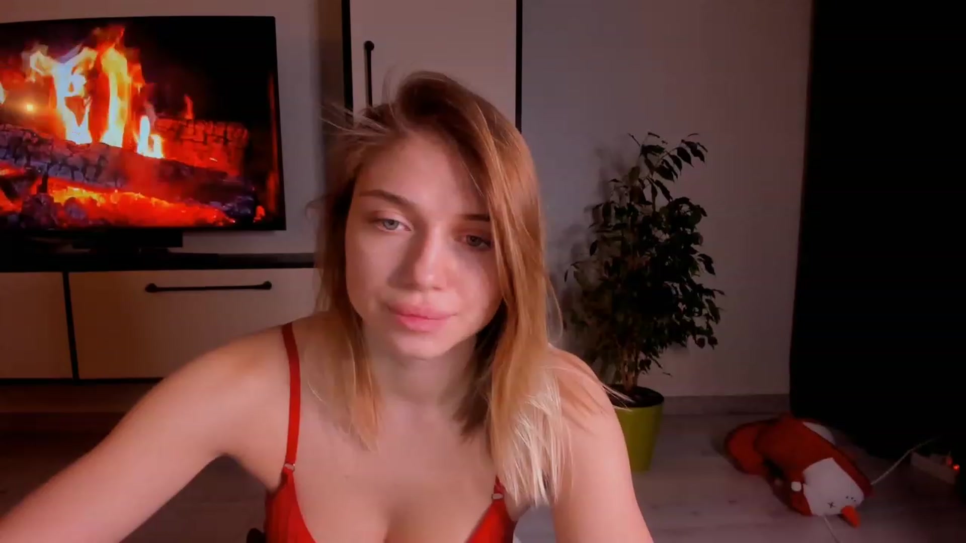 Gallery image thumbnail from Make_my_Luck's myfreecams stream on, 02/20/2023, 21:12 image 15 of 20